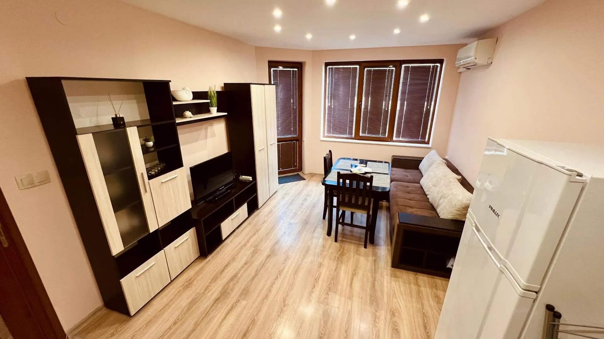Roza Home Varna location